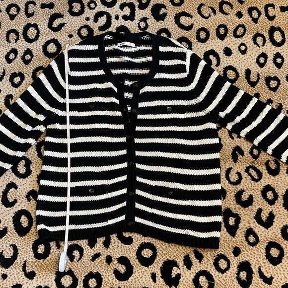 Black and Cream Striped Sweater - Picture 9 of 11